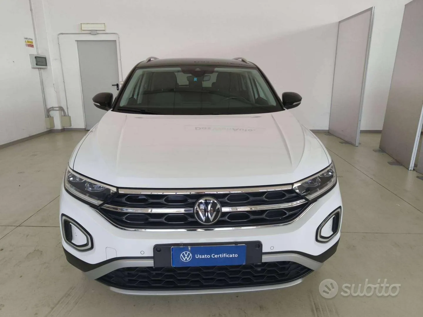Volkswagen T-Roc 2023 photo 2