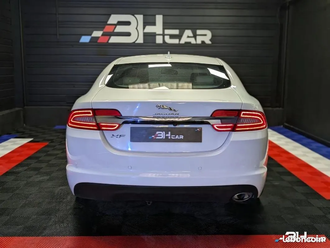 Jaguar Xf 2015 photo 5