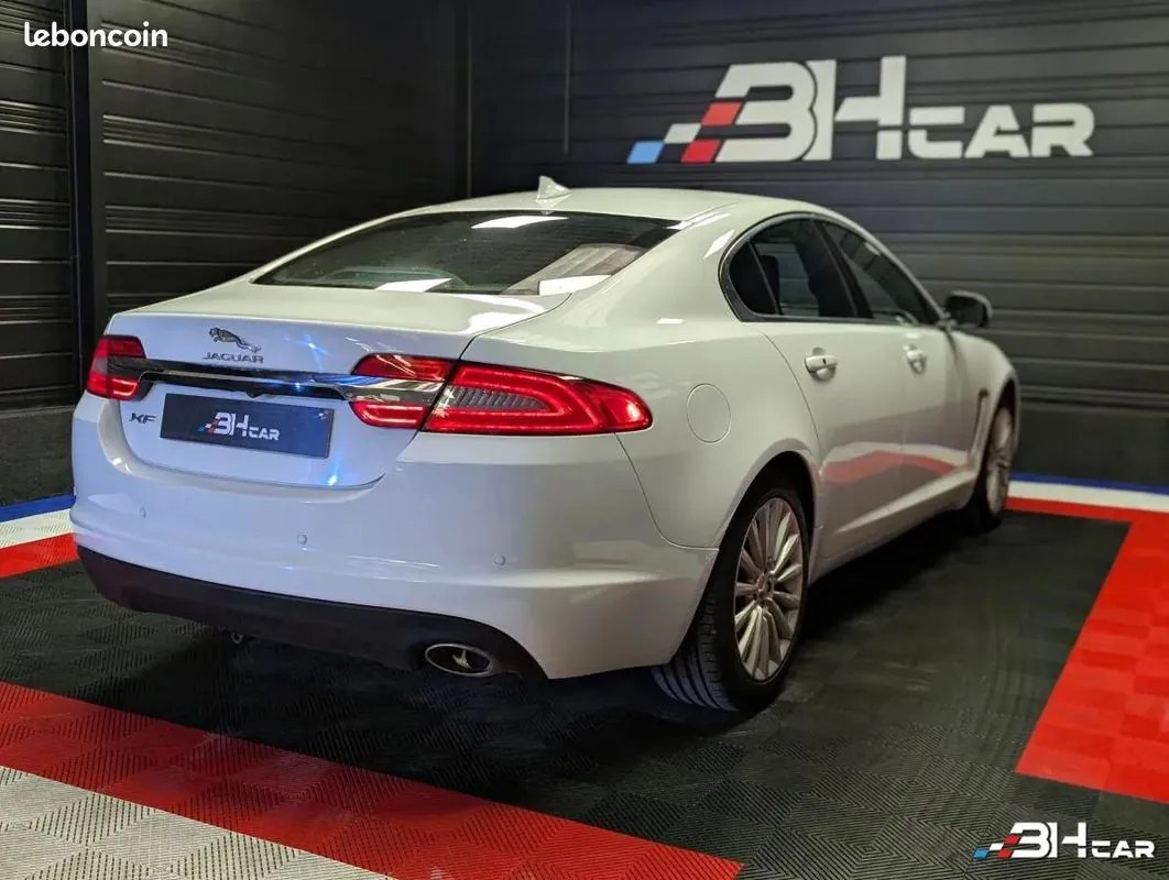 Jaguar Xf 2015 photo 4
