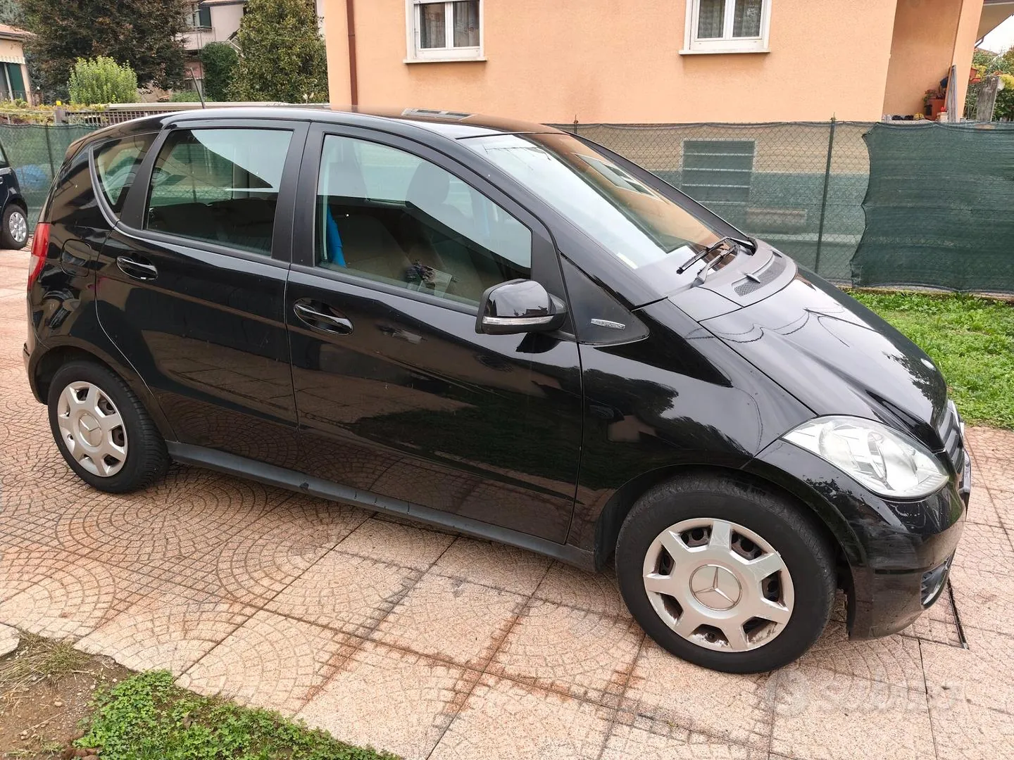 Mercedes-Benz A 160 2011 photo 2