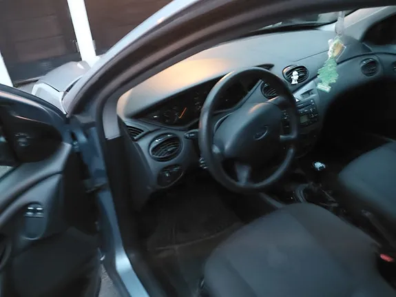 Ford Focus 2004 photo 3