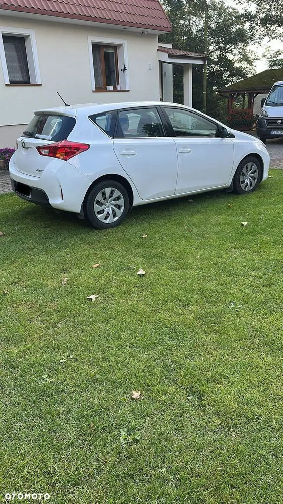 Toyota Auris 2014 photo 3
