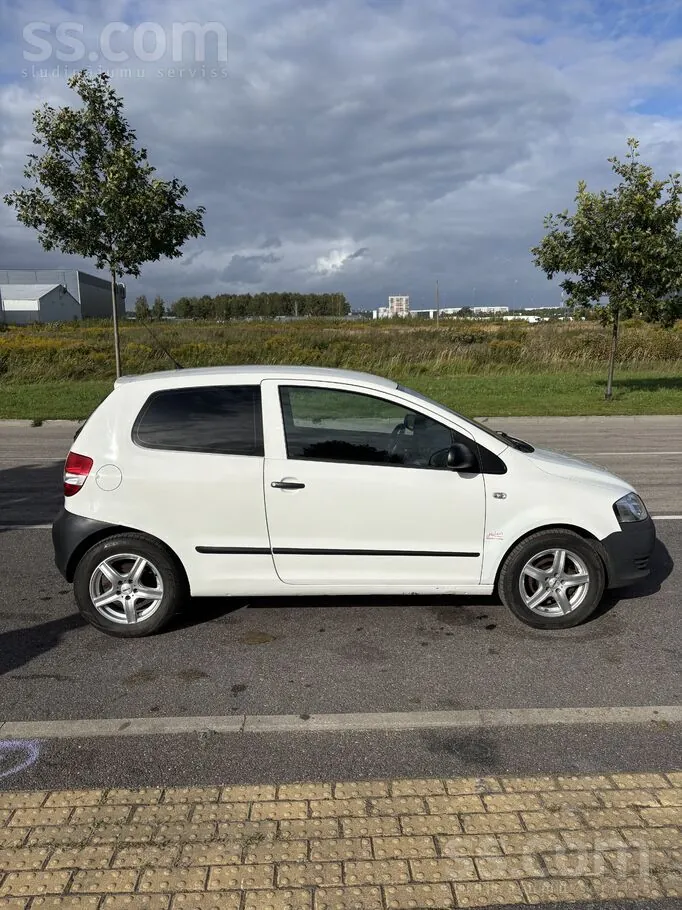 Volkswagen Fox 2009 photo 5
