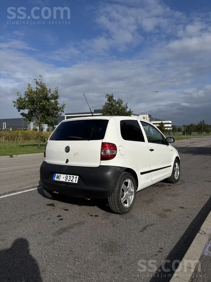 Volkswagen Fox 2009 photo 4