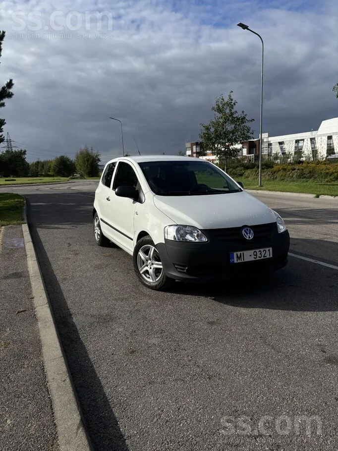 Volkswagen Fox 2009 photo 2