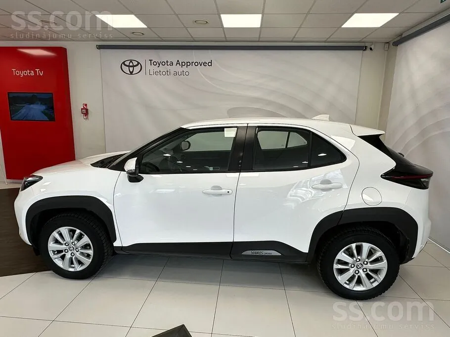 Toyota Yaris 2023 photo 3