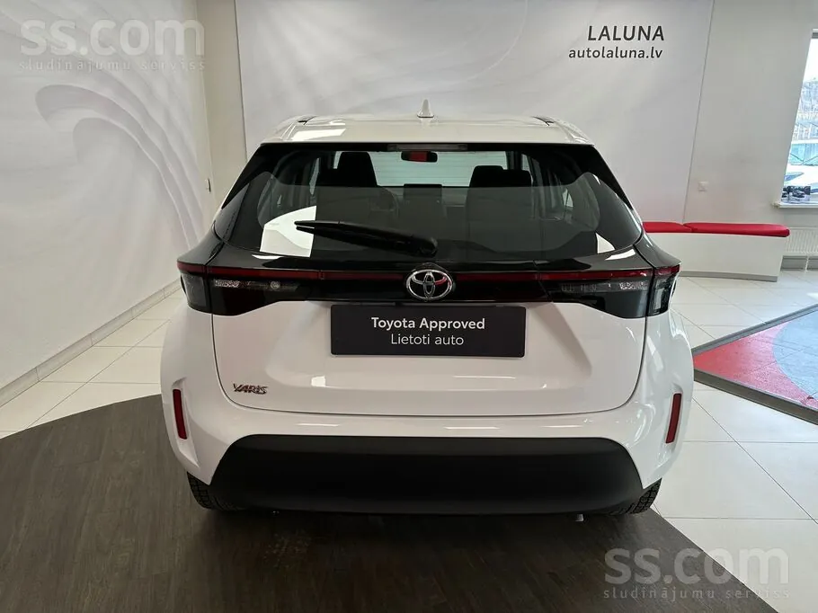 Toyota Yaris 2023 photo 4