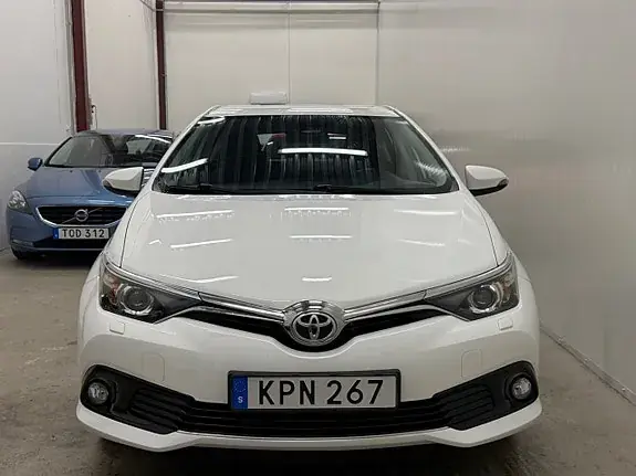 Toyota Auris 2016 photo 3