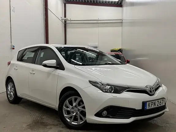 Toyota Auris 2016 photo 2