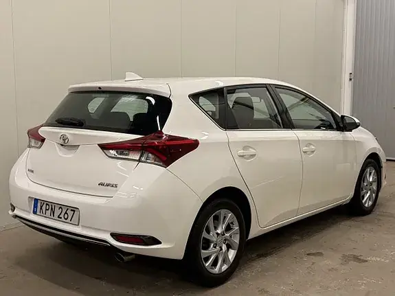 Toyota Auris 2016 photo 5