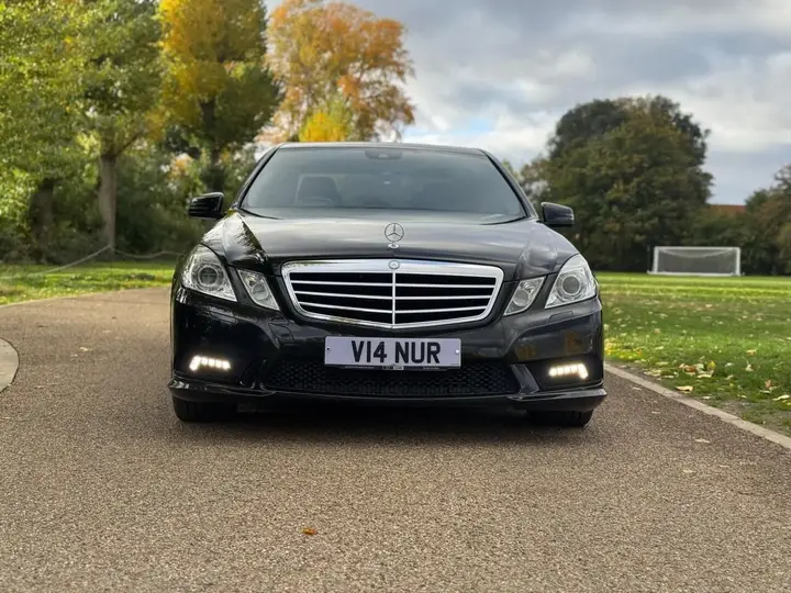 Mercedes-Benz E-Class 2010 photo 2