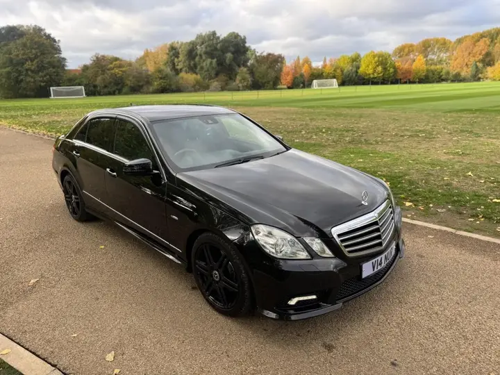 Mercedes-Benz E-Class 2010 photo 4