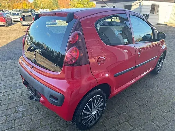 Peugeot 107 2013 photo 5