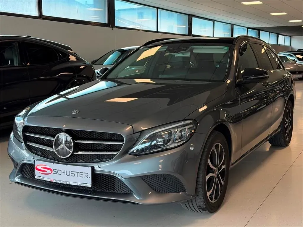 Mercedes-Benz C-Class 2019 photo 3