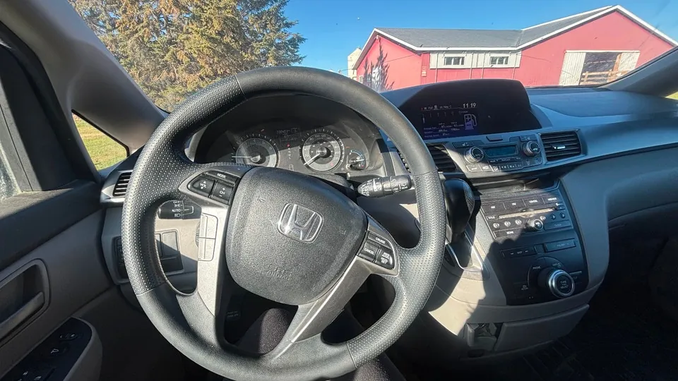 Honda Odyssey 2013 photo 3