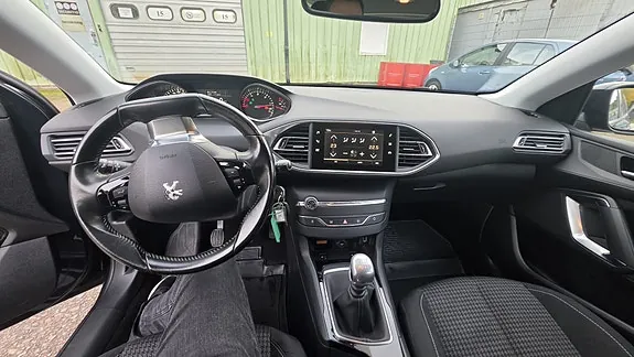Peugeot 308 2019 photo 3
