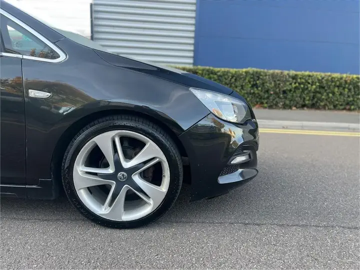 Vauxhall Astra 2015 photo 5