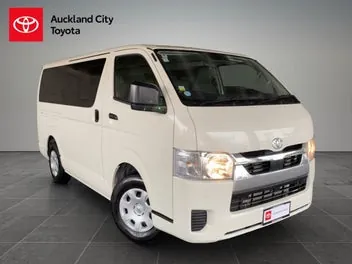 Toyota Hiace 2025 photo 2
