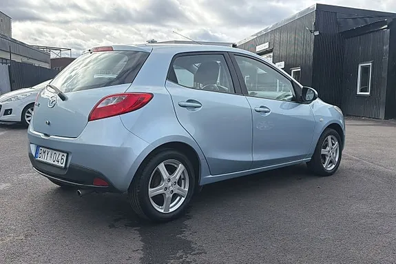 Mazda 2 2008 photo 2