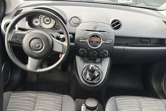 Mazda 2 2008 photo 5