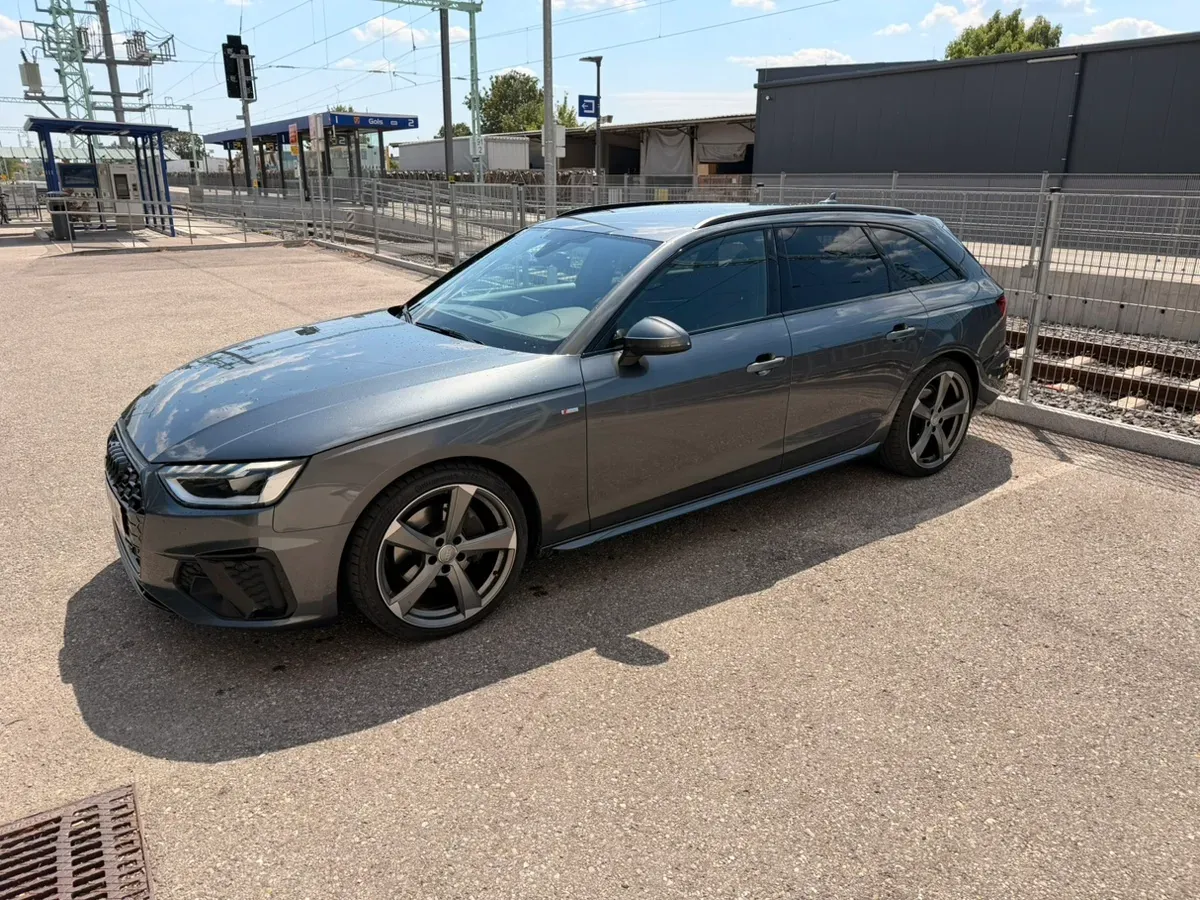 Audi A4 2020 photo 2