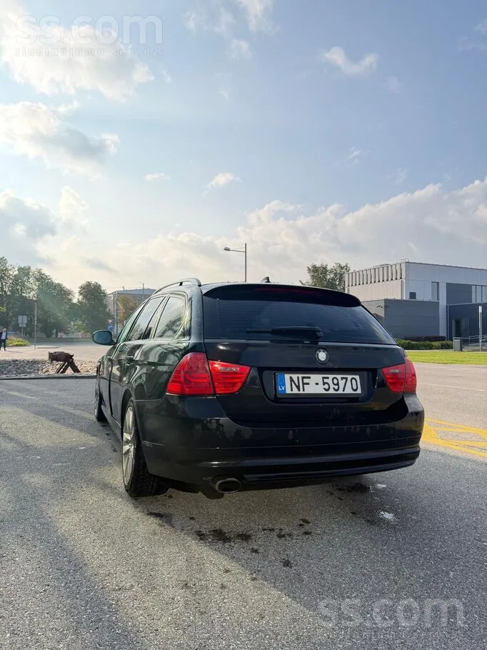 BMW 318 2008 photo 3