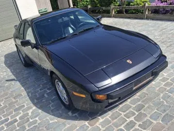 Porsche 944