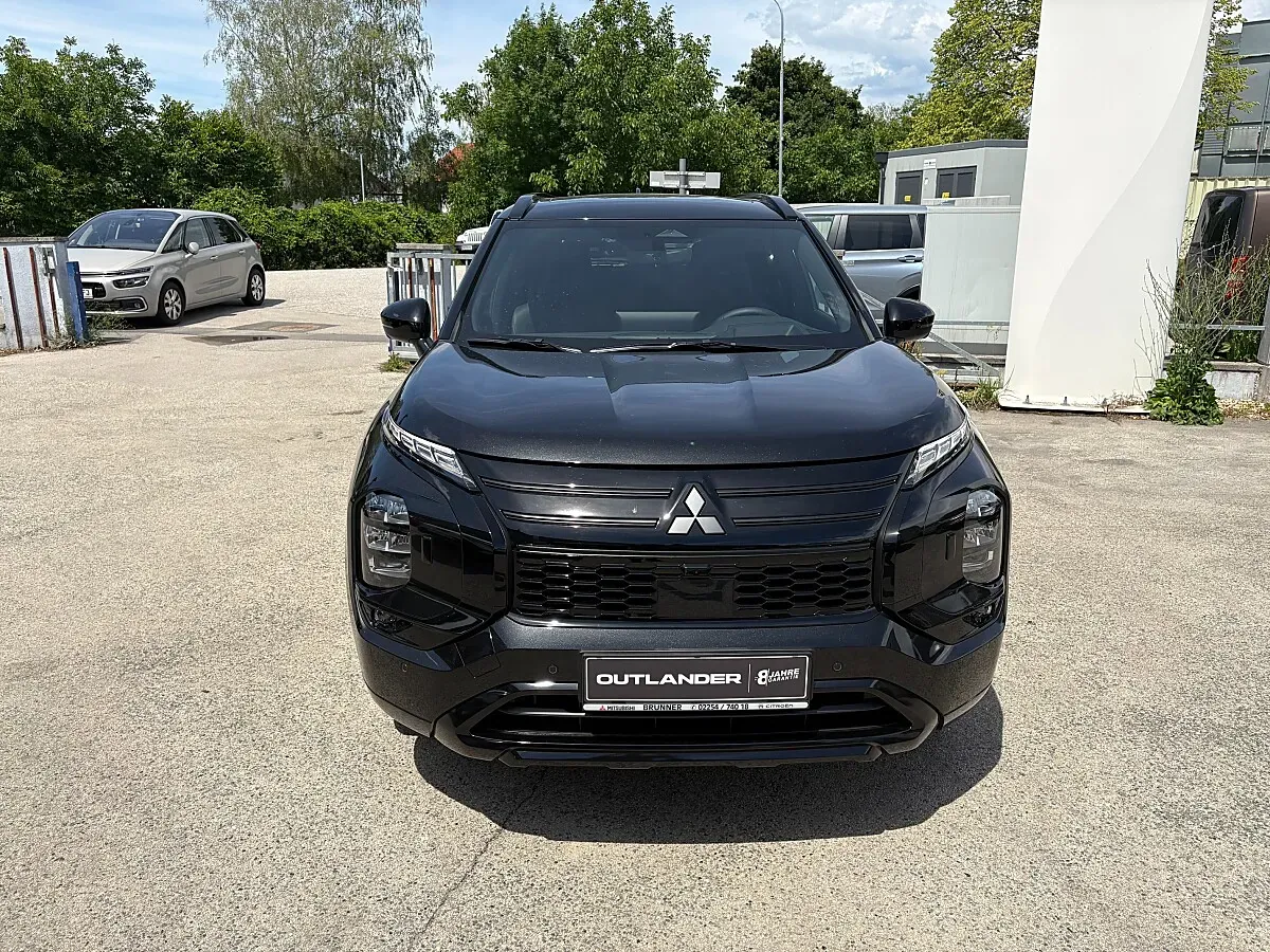 Mitsubishi Outlander photo 2