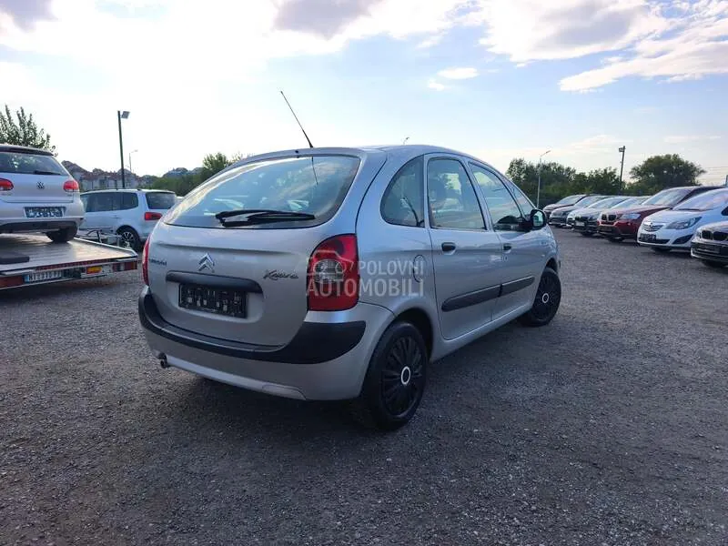 Citroen Xsara Picasso 2010 photo 2
