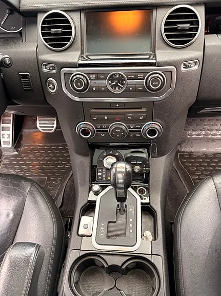 Land Rover Discovery 4 2010 photo 4