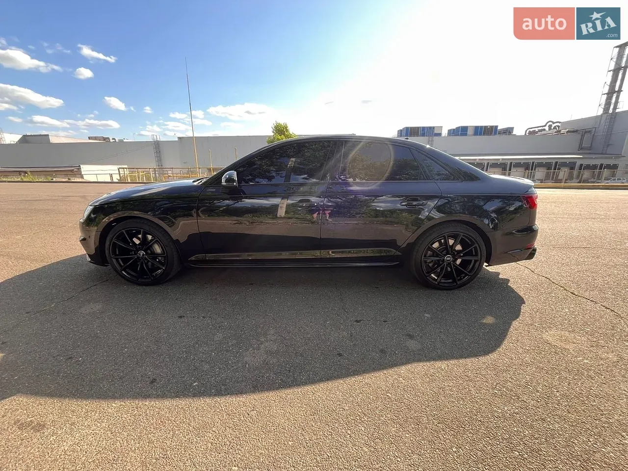 Audi A4 2018 photo 4