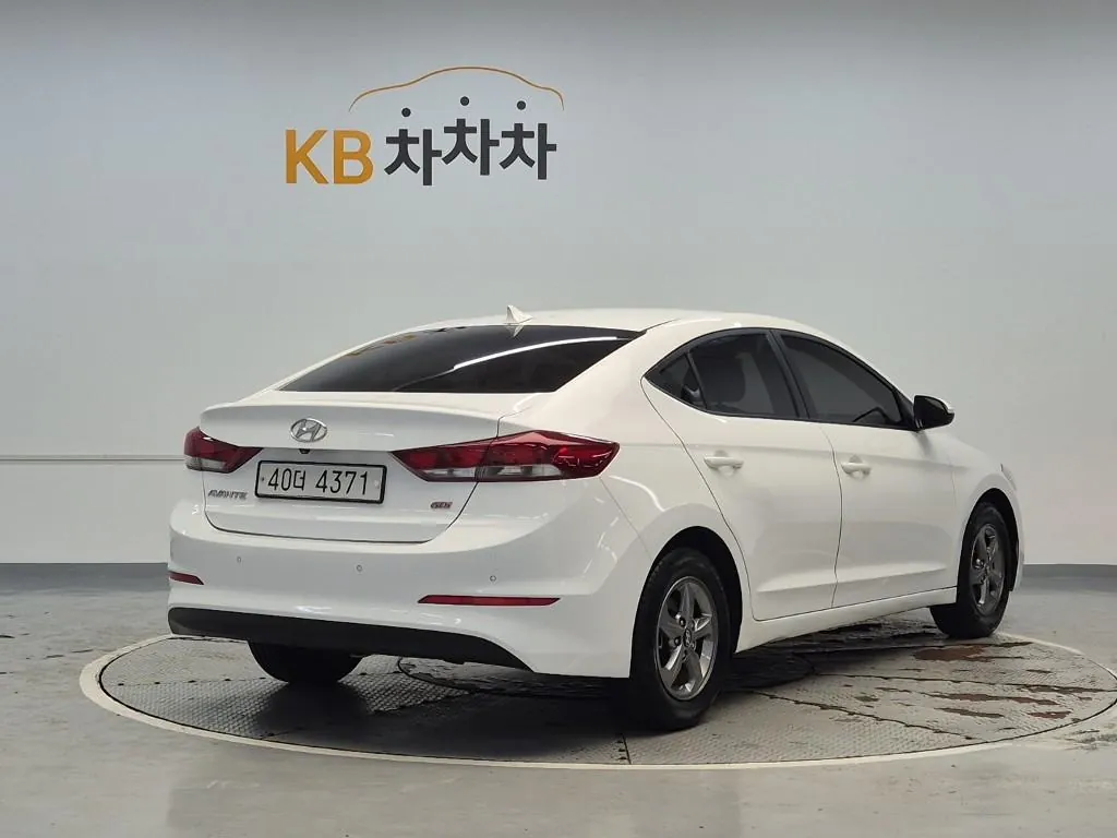 Hyundai Avante 2017 photo 3