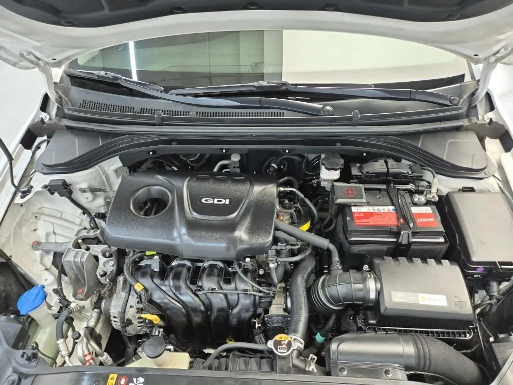 Hyundai Avante 2017 photo 5