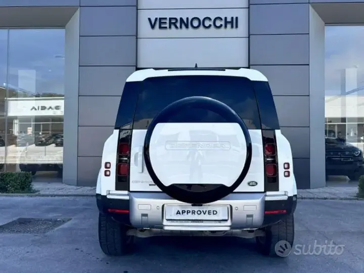 Land Rover Defender 2023 photo 2