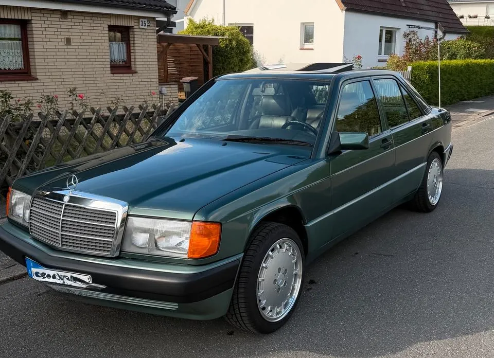 Mercedes-Benz 190E