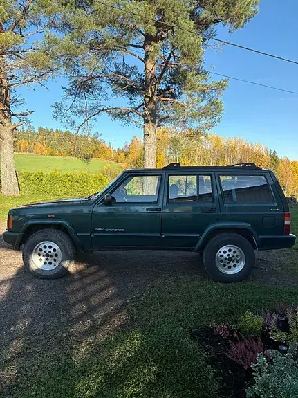 Jeep Cherokee 2000 photo 2