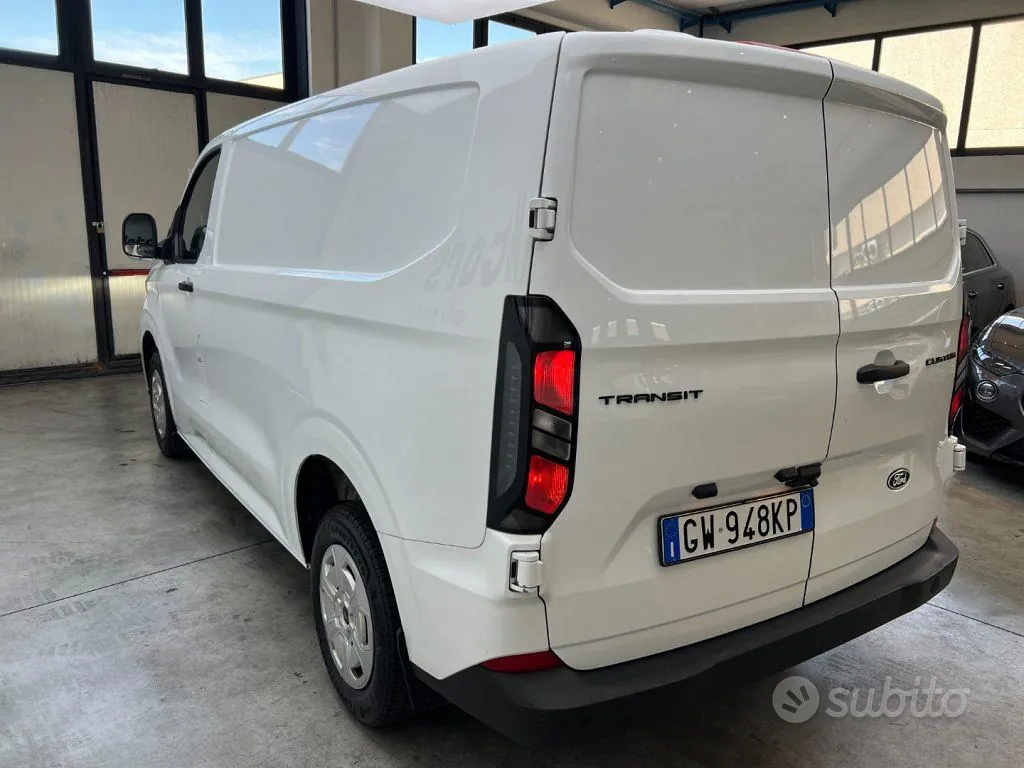 Ford Transit Custom 2024 photo 3