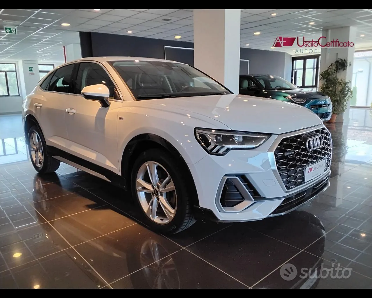 Audi Q3 2022 photo 2