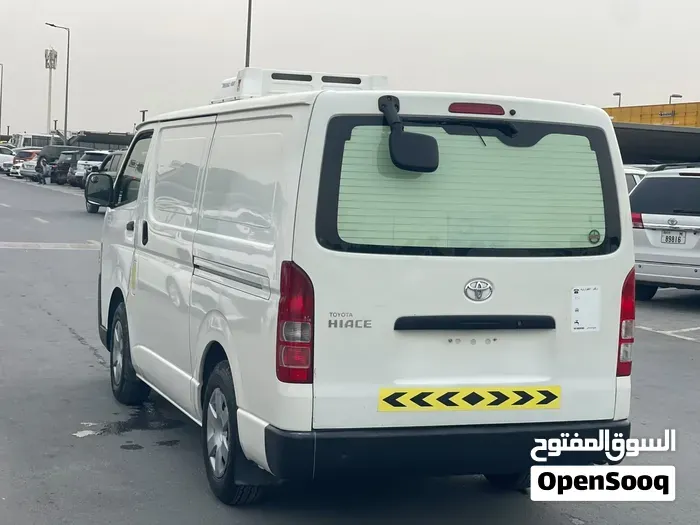 Toyota Hiace 2022 photo 4