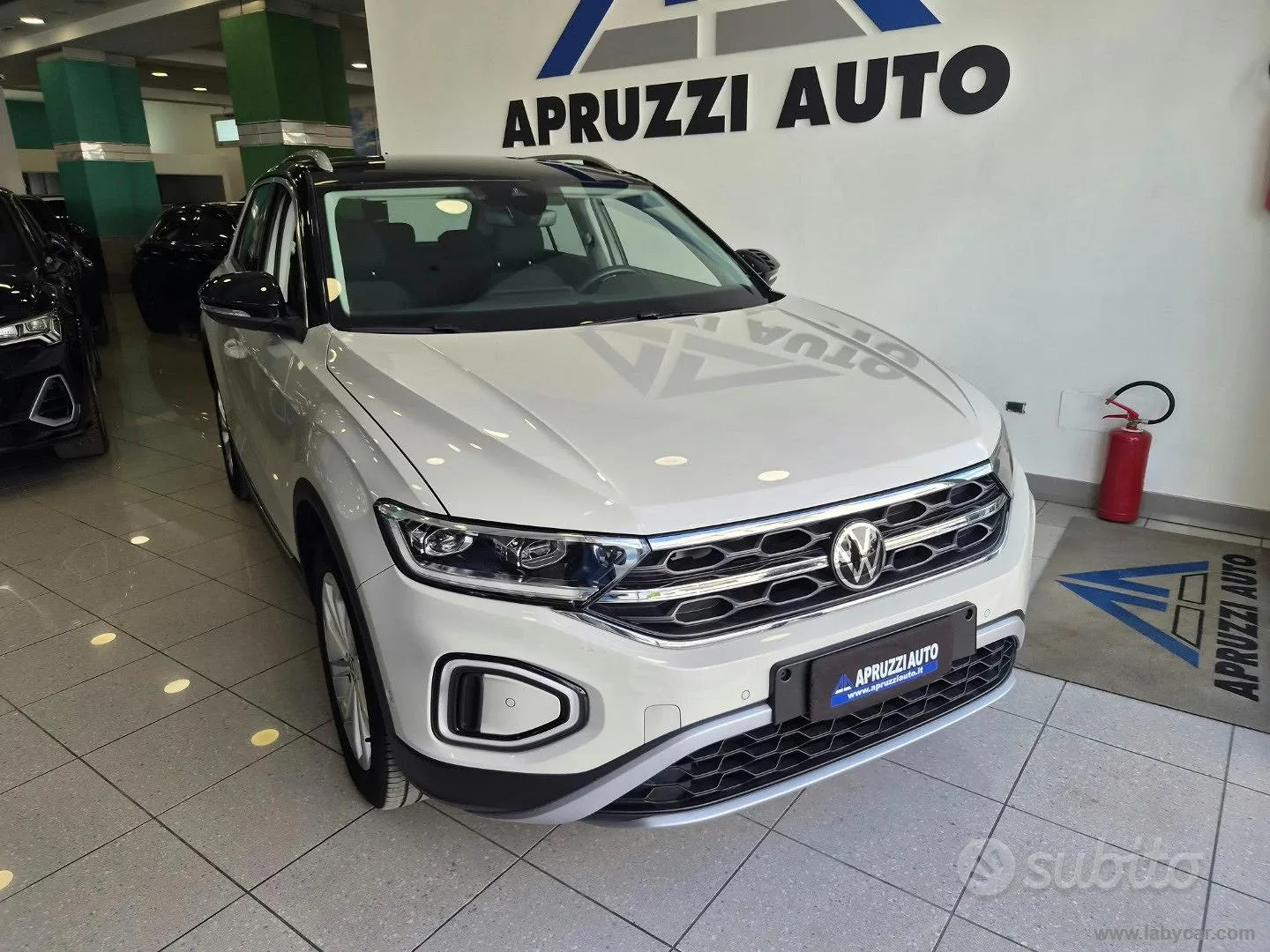 Volkswagen T-Roc 2022 photo 2