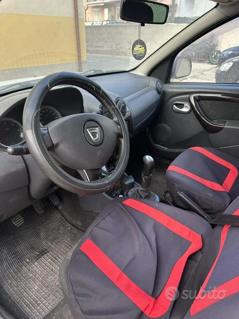 Dacia Duster 2011 photo 5