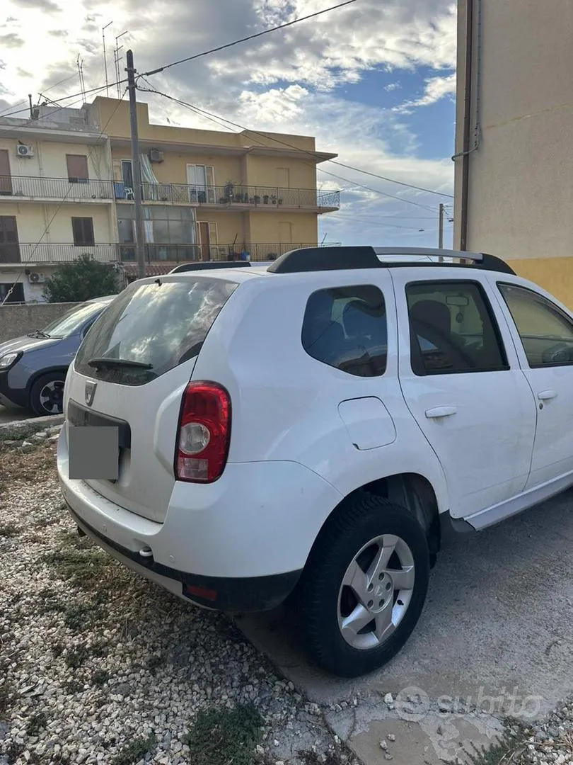 Dacia Duster 2011 photo 3
