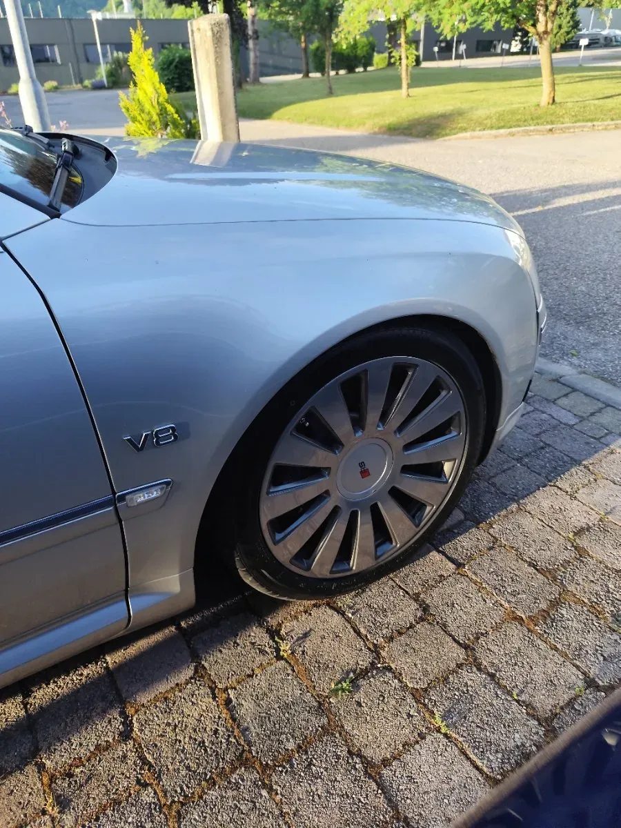 Audi A8 2004 photo 2