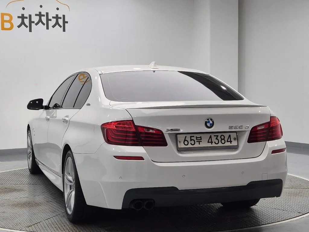 BMW 5 Series 2017 photo 2