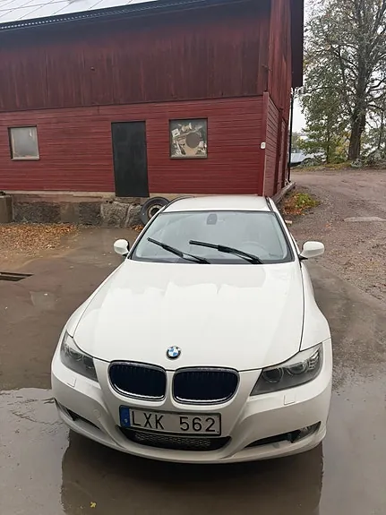 BMW 320D 2012 photo 3