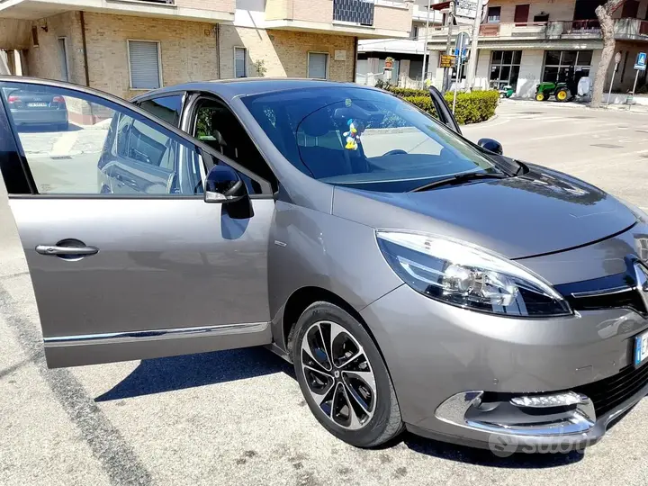 Renault Scenic 2014 photo 2