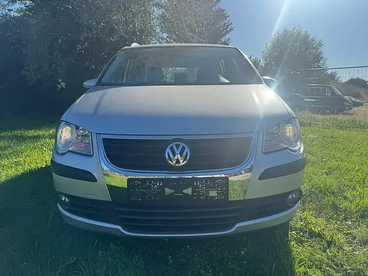 Volkswagen Touran 2010 photo 3
