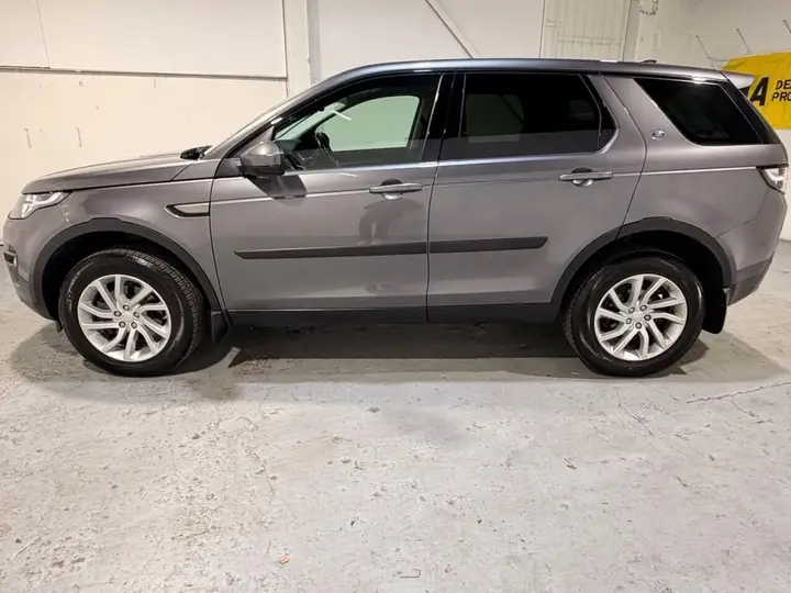 Land Rover Discovery Sport 2019 photo 2