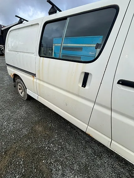 Toyota Hiace 2002 photo 5