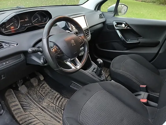 Peugeot 208 2016 photo 4